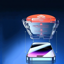 Lade das Bild in den Galerie-Viewer, ProtectiveGlass DISPLAYSCHUTZ für iPhone - einfaches Anbringen (2 für 1)
